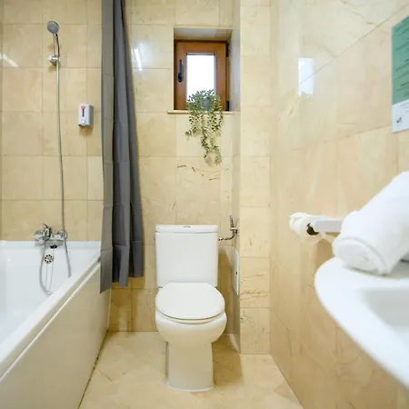 Cultural Gems- Modern 1br Near Museums Apartamento Bucarest