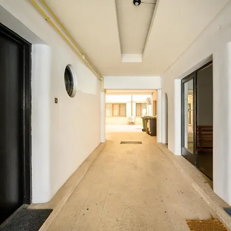 Cultural Gems- Modern 1br Near Museums Apartamento Bucarest