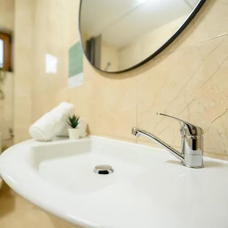 Apartament Cultural Gems- Modern 1br Near Museums *